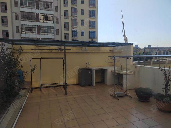 昆山巴城通澄通澄美墅城西精装一室一厅一卫 客卧分开带大院子 随时