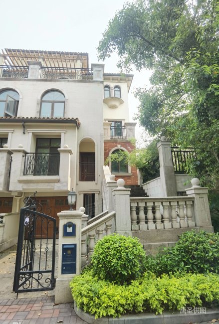 紫湖国际(别墅)7室3厅6卫315.69㎡南北560万