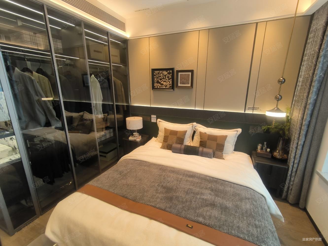 高新万科城3室2厅2卫133.96㎡南北103万