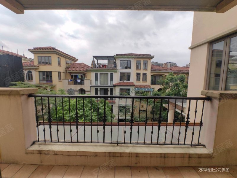 精装可拎包入住 环境好,万科松山湖1号(别墅)二手房,1300万,5室2厅,3