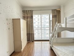 惠丰新城精装公寓，带家具可以随时入住！