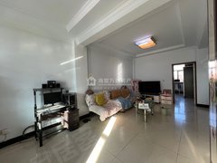 乌海乌达新城区锦绣花苑2楼2居室，15000包费用，靠近超市，一完小出租房源真实图片