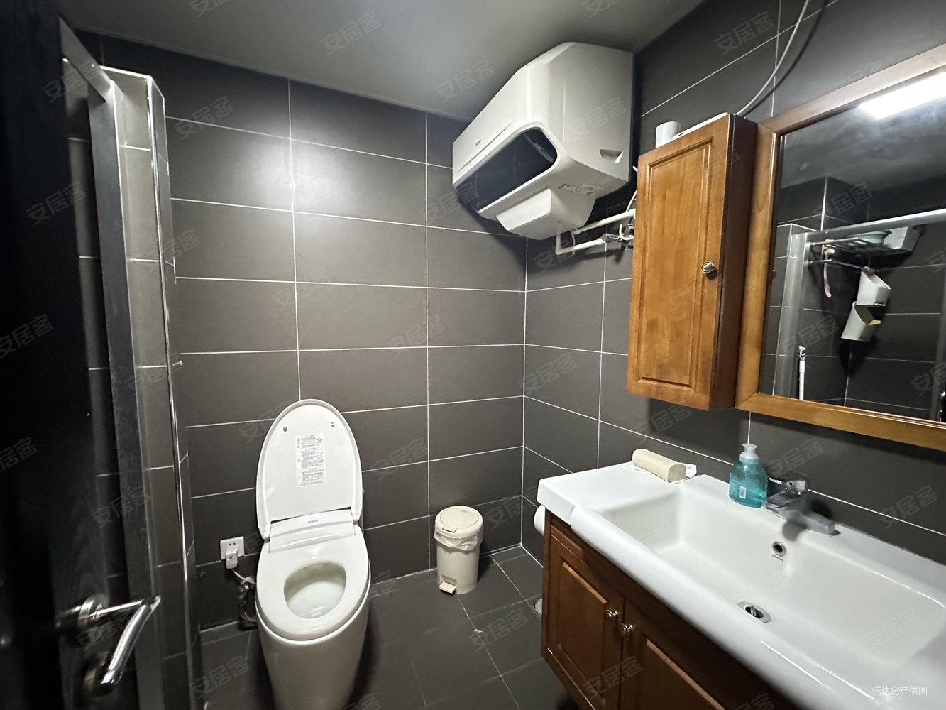 学府佳苑3室2厅2卫125㎡南北75.8万