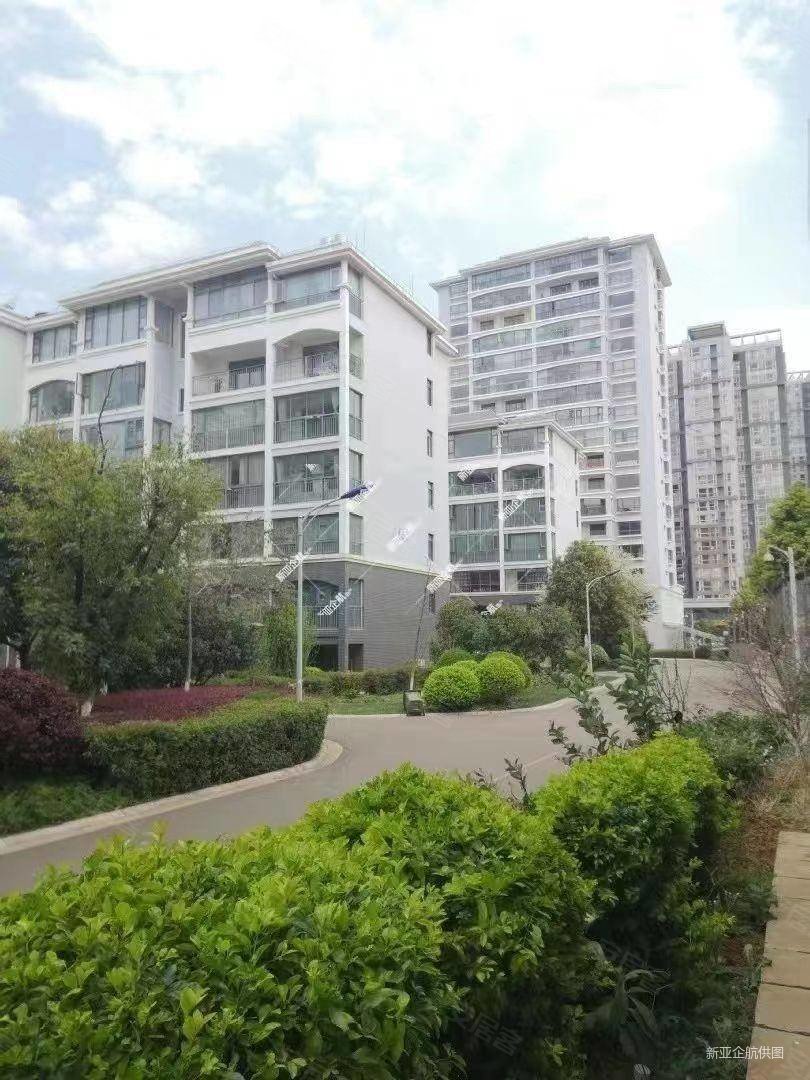 金江小区涵苑4室2厅2卫183.09㎡南北320万