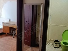 鄂尔多斯东胜铁西一期今典小区有独立卫生间卧室出租,紧邻铁西公园,华世隆大酒店出租房源真实图片