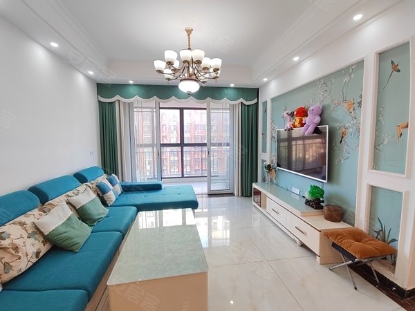 咸宁咸安新鄂高长安花苑岔路口近鄂高 长安花苑精装大三房 九成新电梯