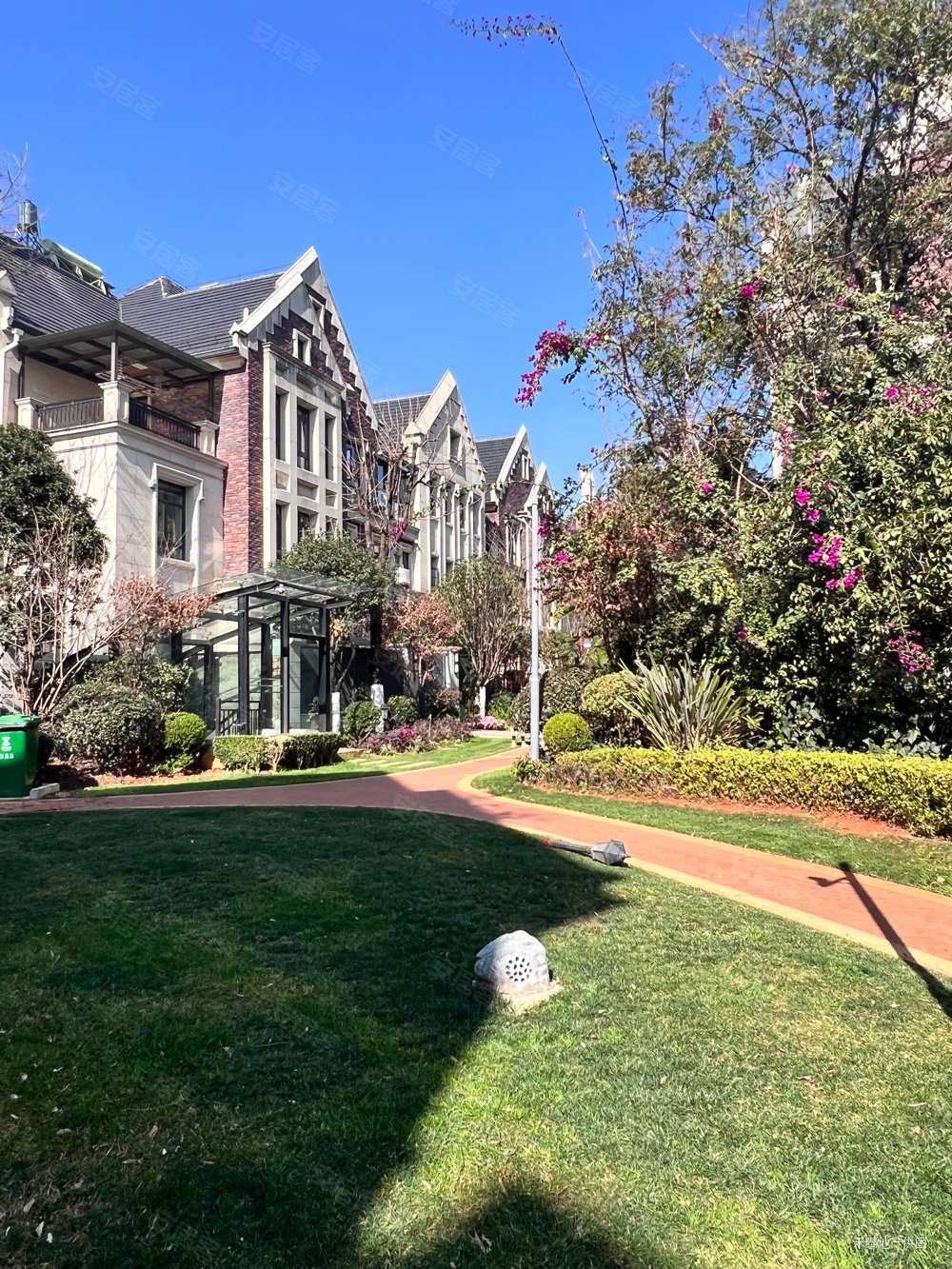 俊发九夏云水(别墅)5室2厅5卫650㎡南北1500万