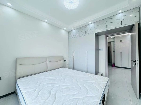 伊犁伊宁市西城天街楚商大厦楚商大厦,精装电梯两室,家具家电齐全,可