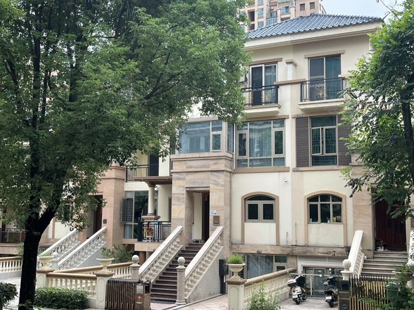 深圳龙岗龙岗中心城公园大地(别墅)公园大地别墅,上下4层楼,商住两用