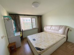 丹东振兴六纬路小学学区六纬路小学附近 步梯6楼 精装两室 有空调 包取暖 家电齐全出租房源真实图片