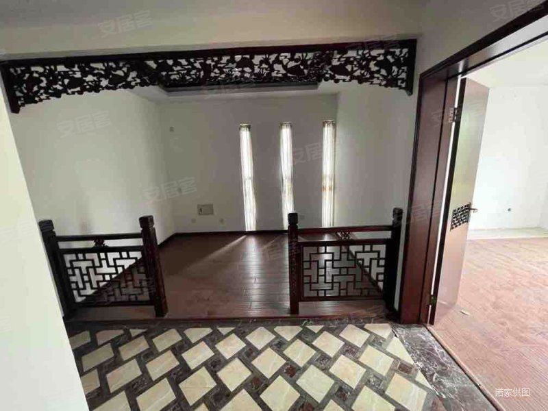 满五,社会山花园一区(别墅)二手房,520万,5室3厅,3卫,220平米-天津