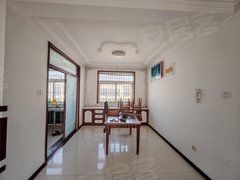 东营广饶城区带大车库!房子很干净卫生,三台空调南北通透阳光充足随时看房出租房源真实图片