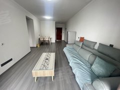 蚌埠蚌山新城区阳光城 包物业 家具家电齐全 拎包入住 密码锁 随时看出租房源真实图片