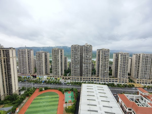 南宁良庆五象大道彰泰城a区彰泰城精装四房 地铁口直通地下停车场