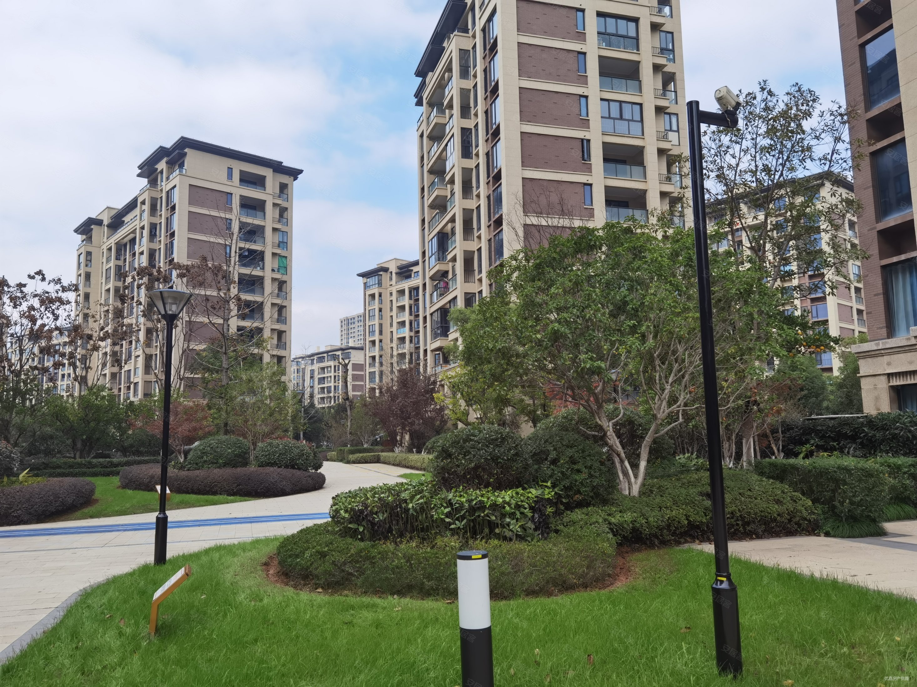 中天珺府(公寓住宅)3室2厅2卫89.51㎡南北145万