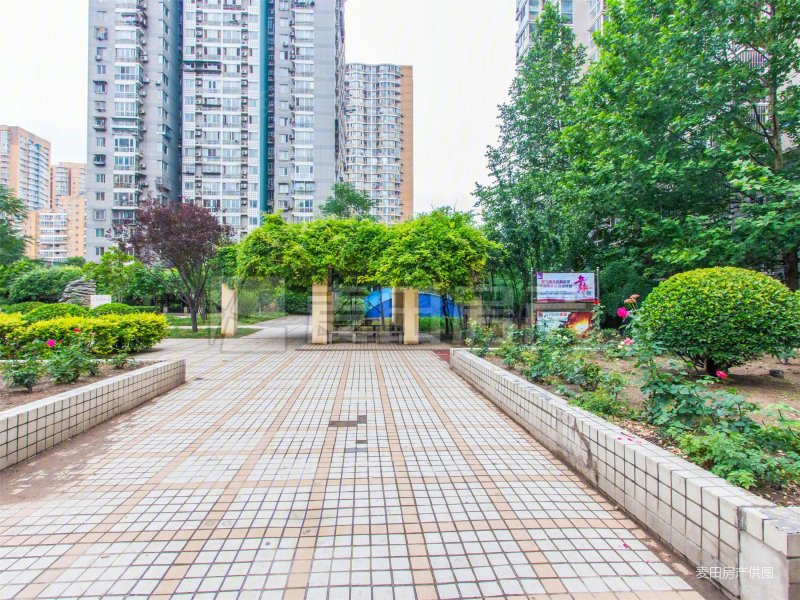 购物方便 正规商品房 近地铁 中间楼层 医疗配套成熟,远见名苑(一期)