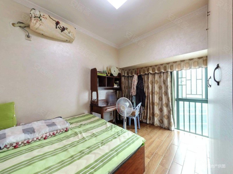 阅山华府精装三房朝南看花园车位充足次新满五年急售