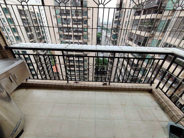 深圳宝安沙井田园居沙井新天虹旁 田园居三房两厅高楼层出租,随时看房