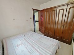 通辽科尔沁万达广场紧邻中医院一室700步梯四楼拎包入住随时看房麻雀虽小五脏俱全出租房源真实图片