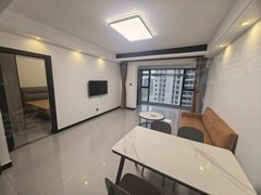 台州温岭横峰宝龙人民医院附近弘峰华庭两室一厅三朝南精装修包物业车位宽带出租房源真实图片