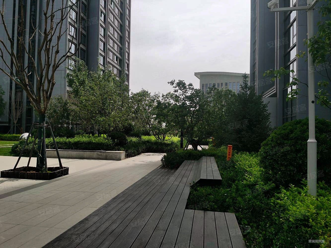 大横厅 视野开阔,保利天宸湾二手房,285万,4室2厅,3卫,228平米-兰州