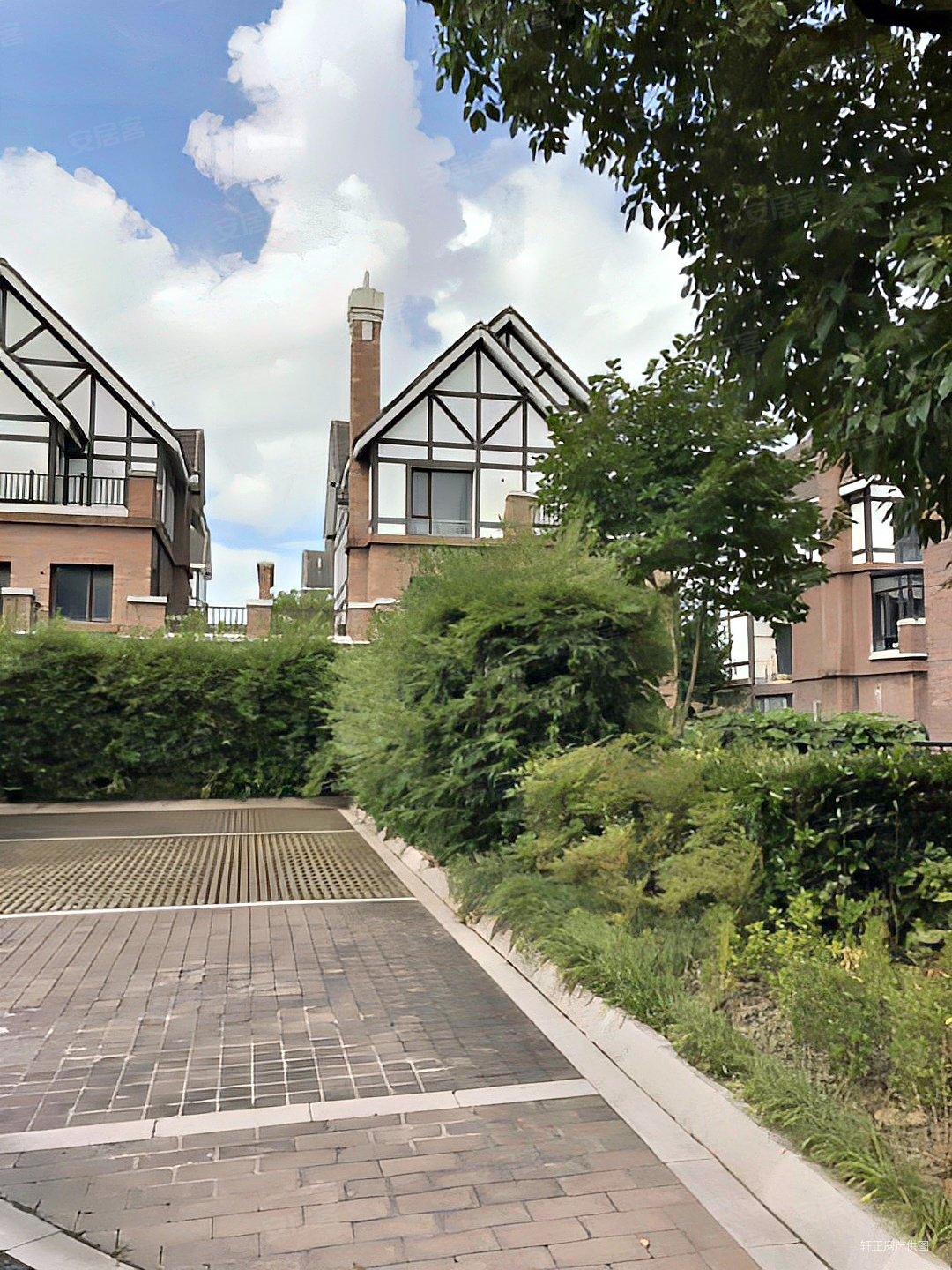 英郡联排业主精装自住保养的很好南花园100平看房方便