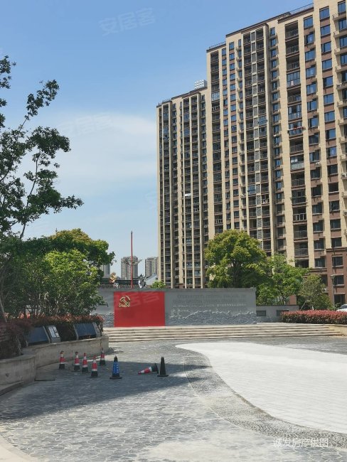 君睿名苑全新白坯2室2厅采光无遮挡视线好商圈成熟交通便利
