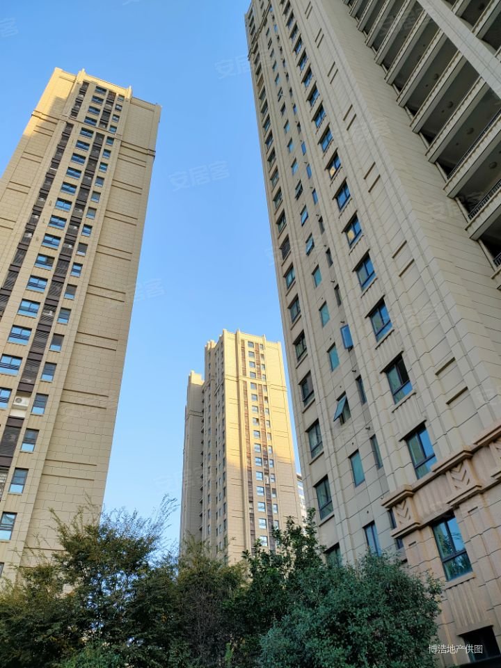 近地铁11站电梯大3房2卫价格好谈南北通透满5 少岁精装,大名城名郡