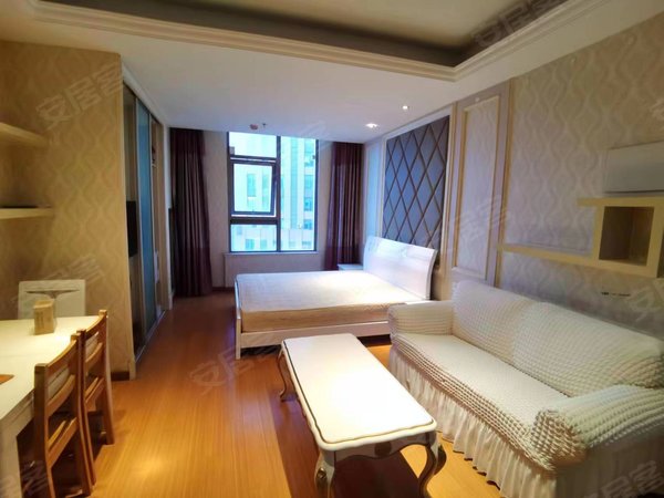 苏州常熟市区世茂75号公馆世茂75号公馆 精装一房 可月付 看房方便