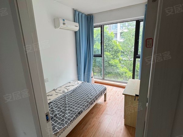 海宁长安镇农发区中天钱塘玥2500车位出租，可以租半年出租房源真实图片