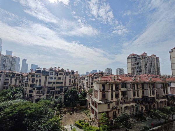 南宁青秀长湖路凤景湾航洋旁 凤景湾 精装 4室2厅2卫 配套齐全拎包