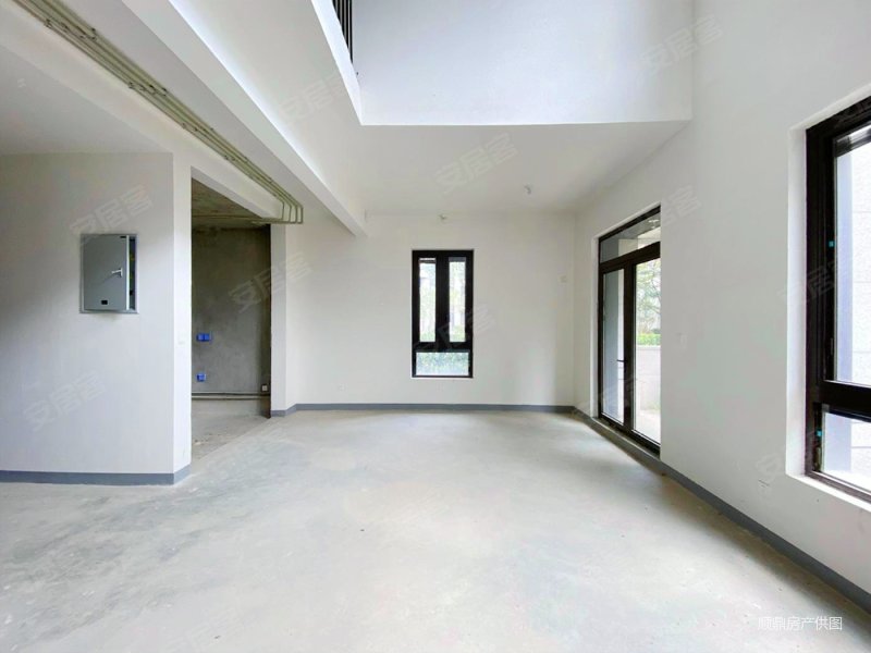 地铁口 砂之船旁 双拼别墅 新空毛坯 一楼带房间 上淮铂悦府