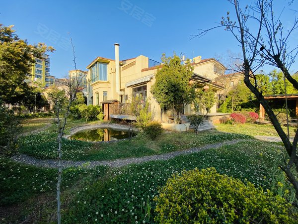 昆明西山滇池度假区滇池印象国际花园(别墅)双拼别墅 大花园 随便停车