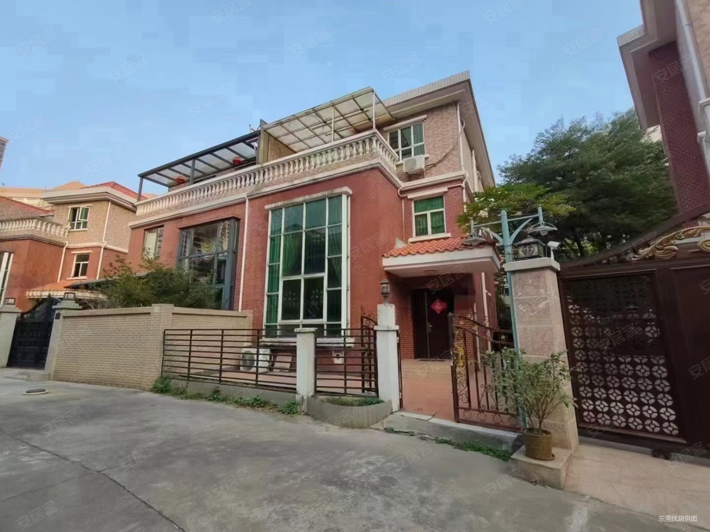 东莞房产网>东莞二手房>寮步二手房>汽车东站二手房>银湖花园(别墅)>