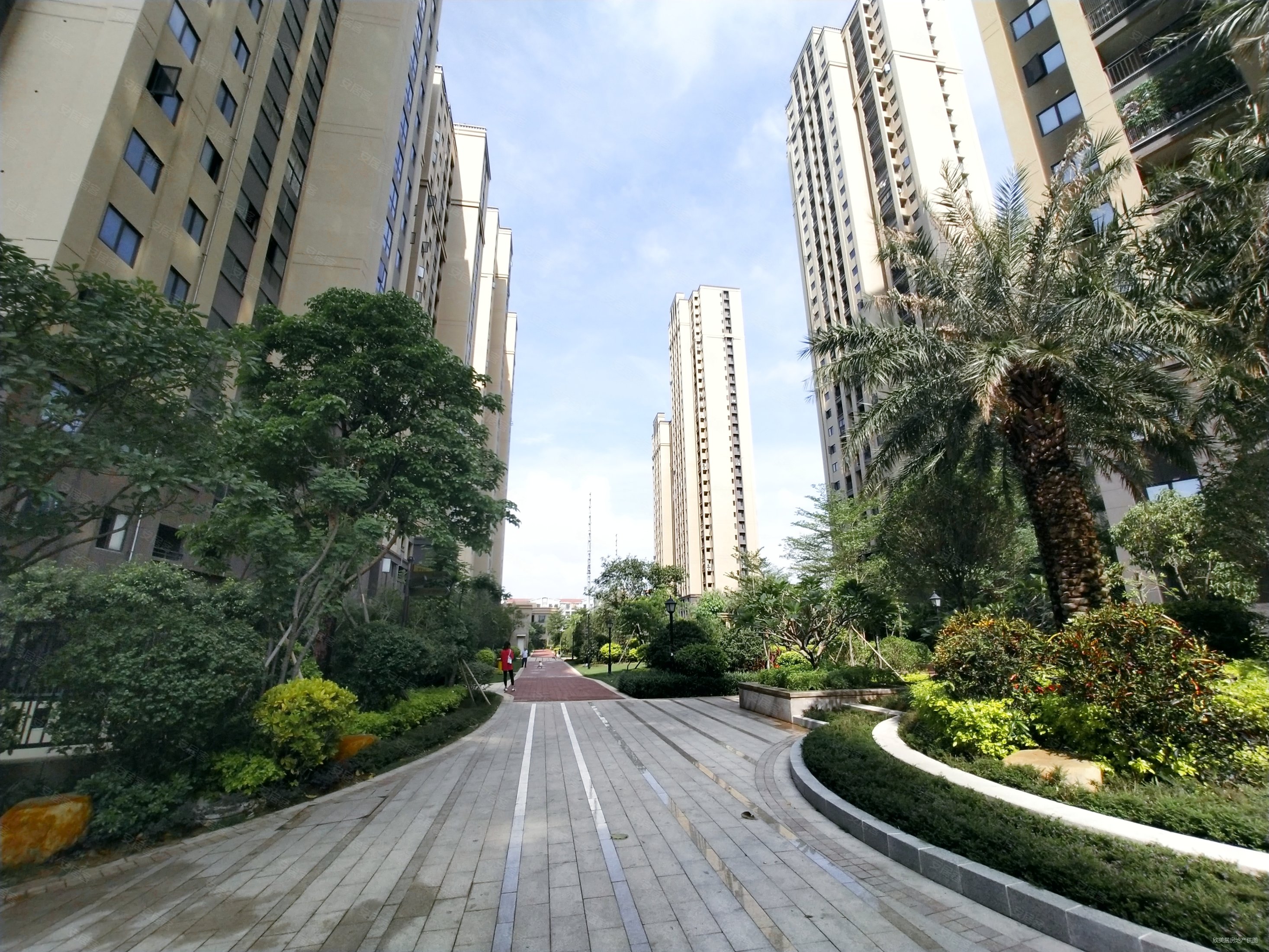 联发欣悦华庭4室2厅2卫99㎡南北160万