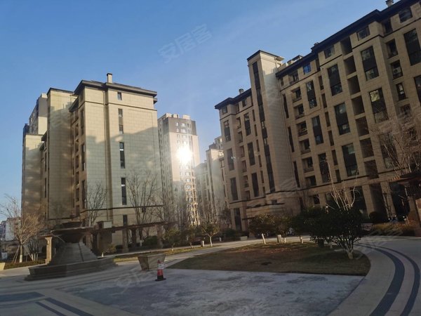 青岛黄岛隐珠红星天铂(二期)高端小区,红星天铂,套三双卫,通透全明,有