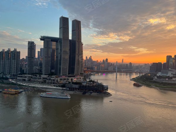 重庆南岸南滨路阳光100国际新城南滨路一线江景大平层 可做餐饮 接待