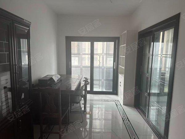 定陶欧亚半岛电梯高层,城中心位置,购物,逛街,公园环绕