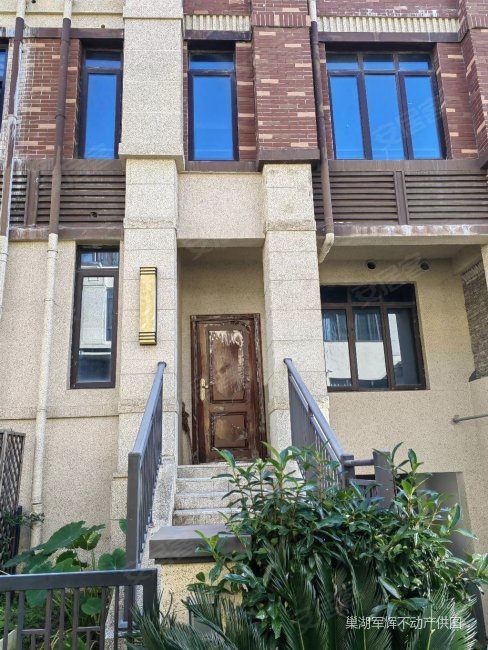 新华御府大别墅送车库储藏室院子实际面积300平方