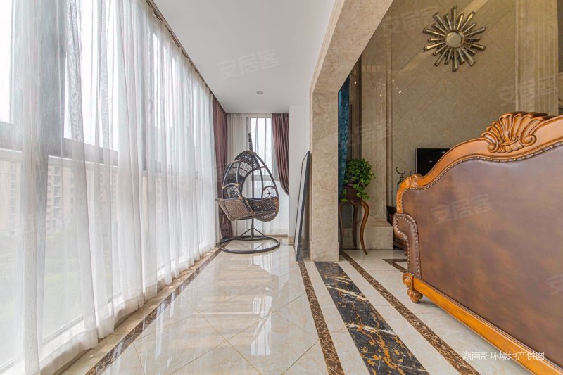 鑫远尚玺一梯一户客厅6米挑高平层五房中央空调地暖带车位