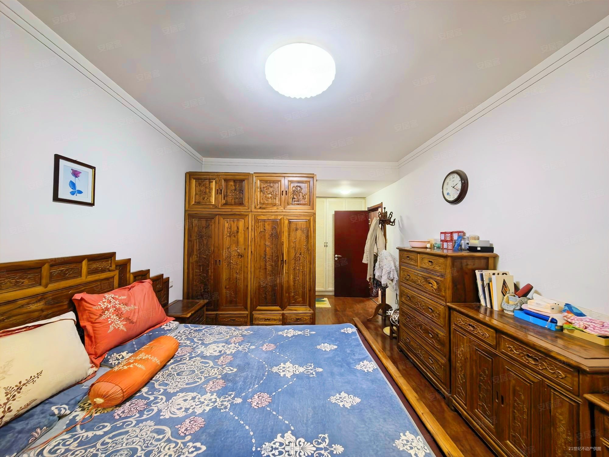 盛世天骄花苑3室2厅2卫158㎡南北210万