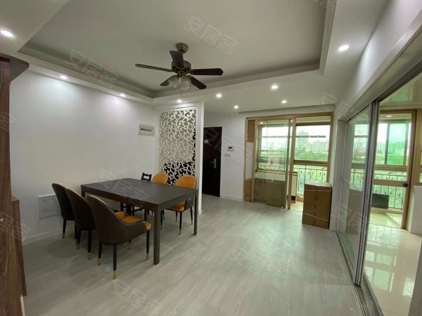 上海闵行梅陇世纪苑整租电梯三房,超大空间,紧靠地铁,交通方便出租