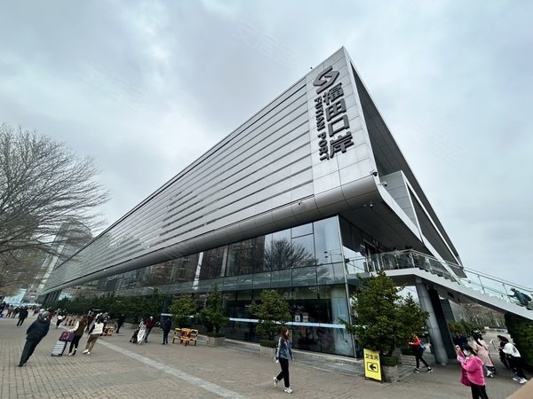 深圳福田福田口岸金地名津(商住楼)福田口岸,金融地名津2房1厅出阳台