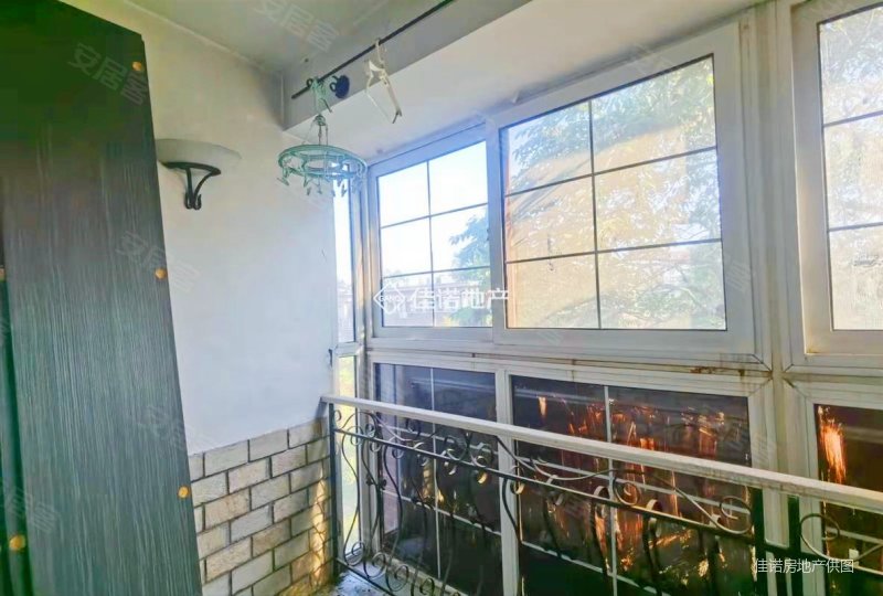 商业配套成熟 南北通透 出行方便 医疗配套成熟 近地铁,重庆道小区