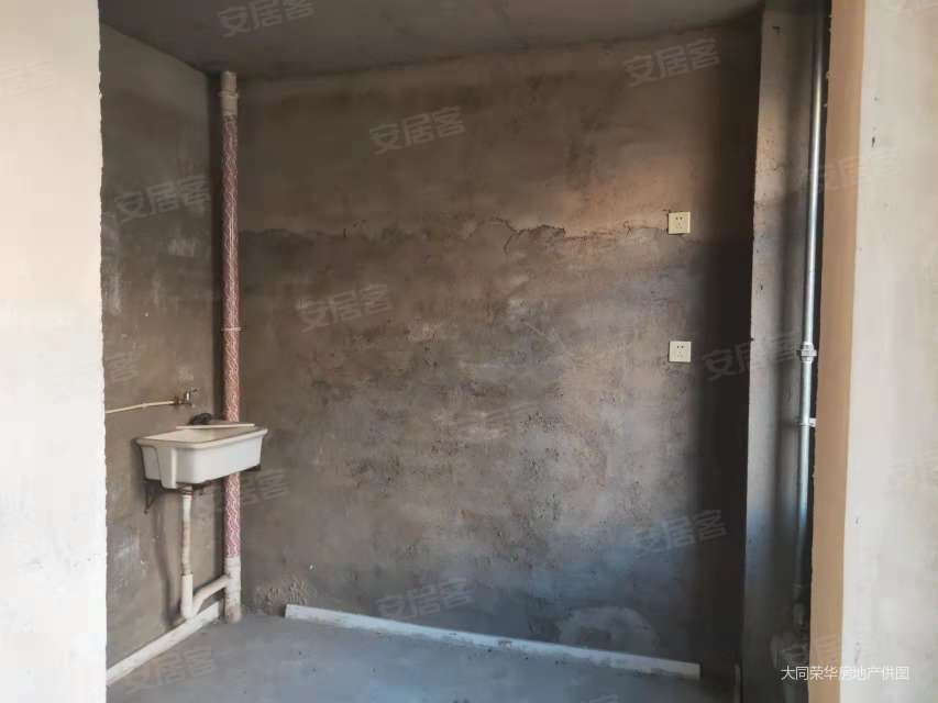 益生园3室2厅1卫143㎡南北40万