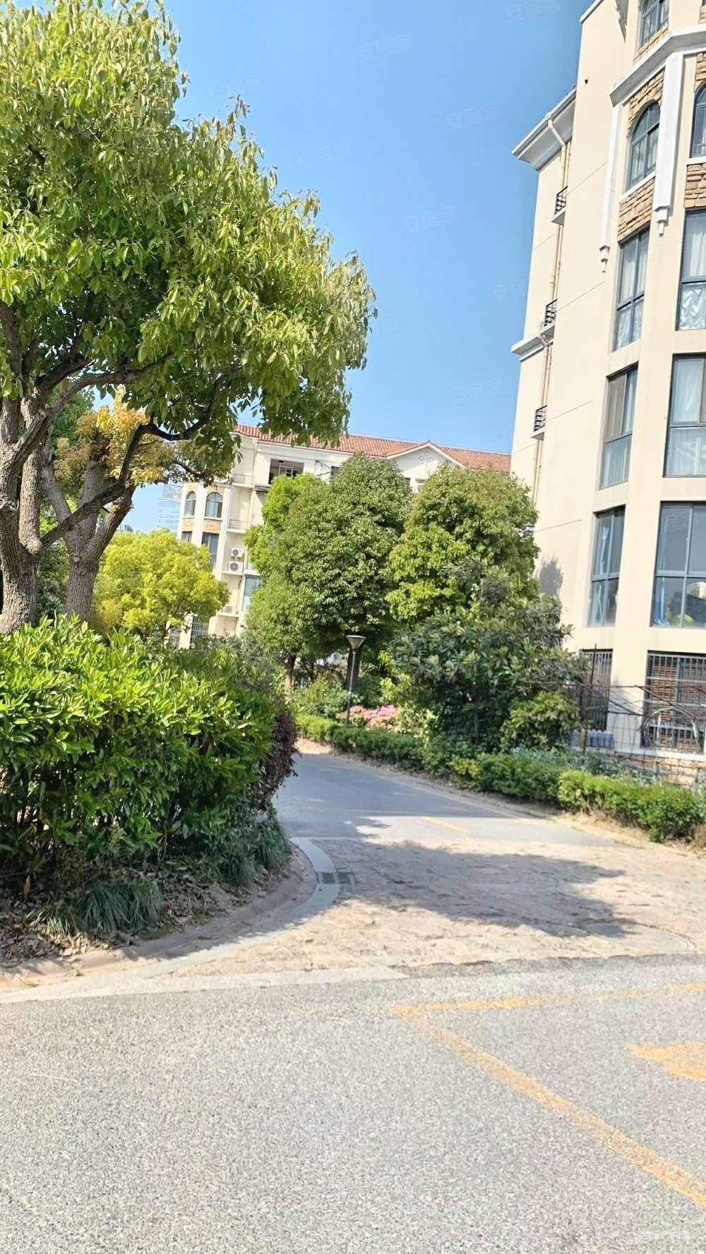 94平精装修朝南2室2厅绿地21城c区电梯房楼层