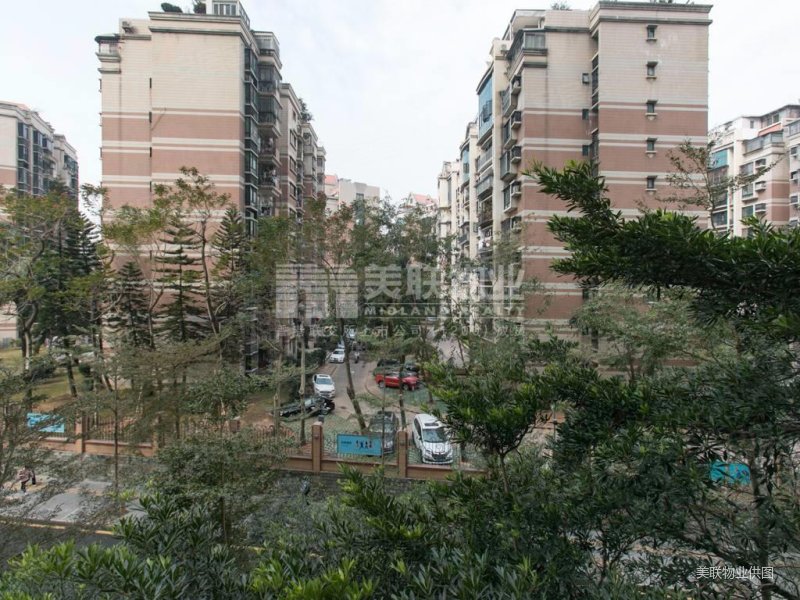 钥匙房百仕达东郡厅出阳台楼层好叁佰万价格好谈