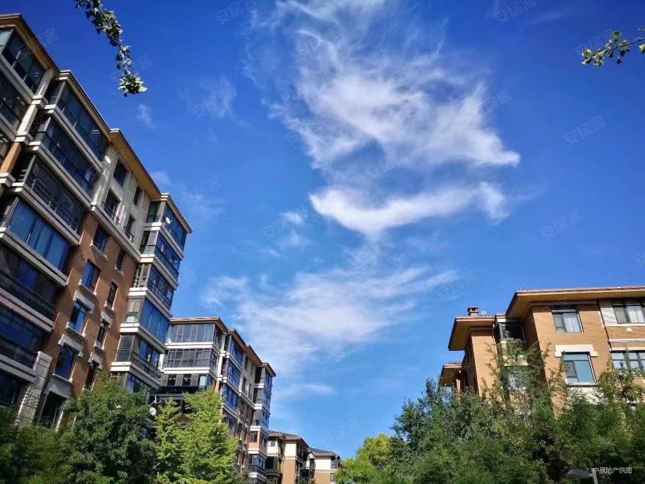 万城华府好山阁高楼层观西山空中别墅2车1储