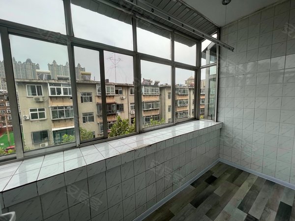 济南历下和平路历山东路82号小区南向阳台 山师 秀水 水云间 泺源大街