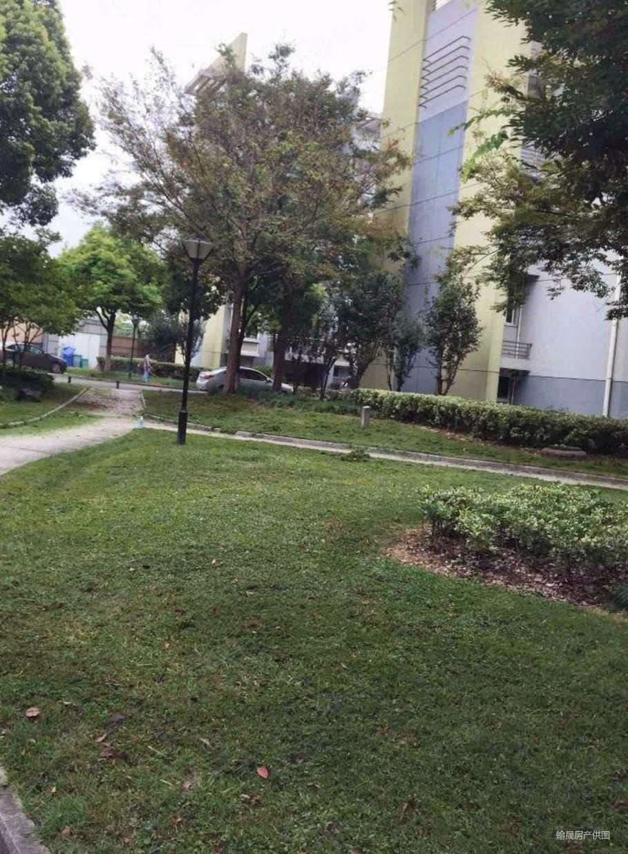 红光花苑3室2厅2卫111.11㎡南北288万